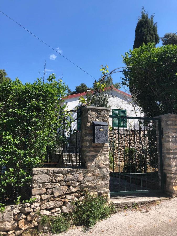 Holiday Home Pavarotti Супетар Екстериор снимка